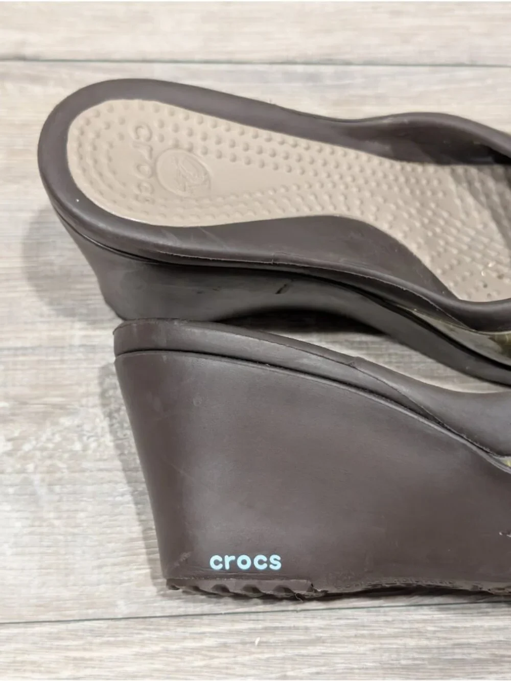 Crocs Womens Sassari Green Brown Slip On Wedge Heel Comfort Sandal Open Toe Sz 6